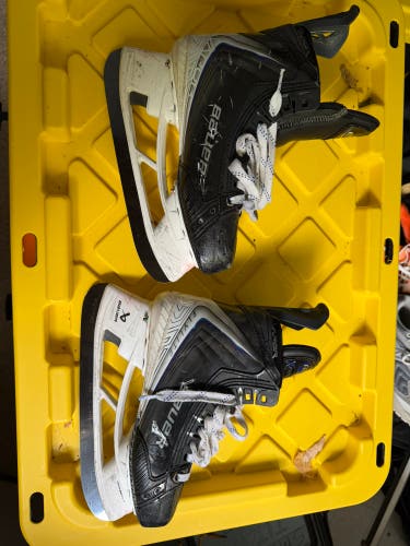 2025 Bauer Vapor Flylite Hockey Skates Size 5 (Used)