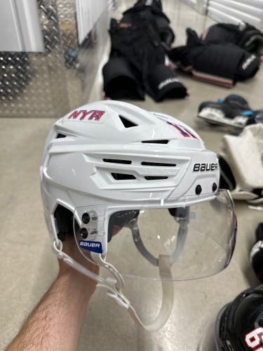 NHL NY RANGERS Medium Bauer Re-Akt 150 Helmet Pro Stock (Used)