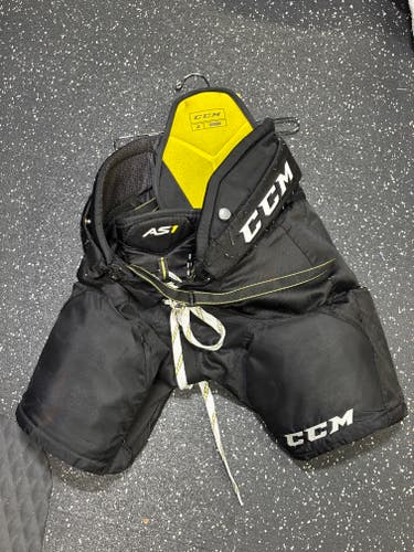 Junior Medium CCM Super Tacks AS1 Hockey Pants (Used)
