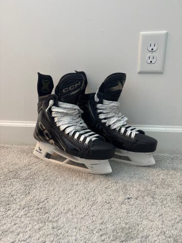 Black 2024 CCM Tacks XF Pro Hockey Skates Narrow Width 9 (Used)