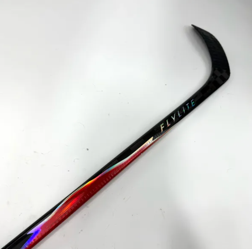 New Right Red Bauer Flylite | 55 Flex Pastrnak Pro Curve Grip | AB702