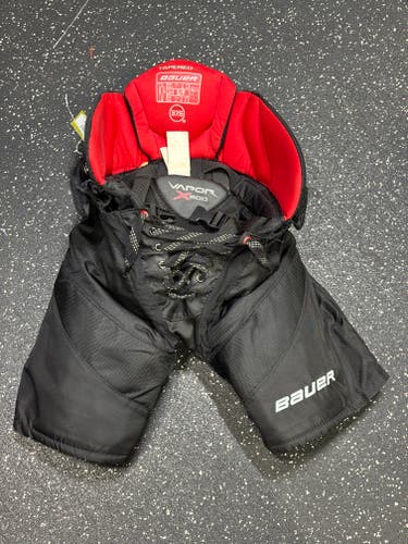 Junior Small Bauer Vapor X900 Hockey Pants (Used)