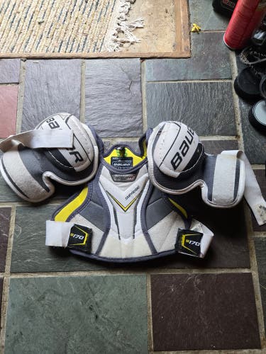 Medium Youth Bauer Supreme S170 Shoulder Pads (Used)