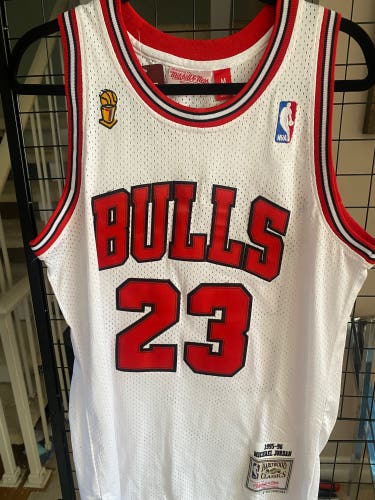 White Medium Men's Nike Jersey (New) Michael Jordan