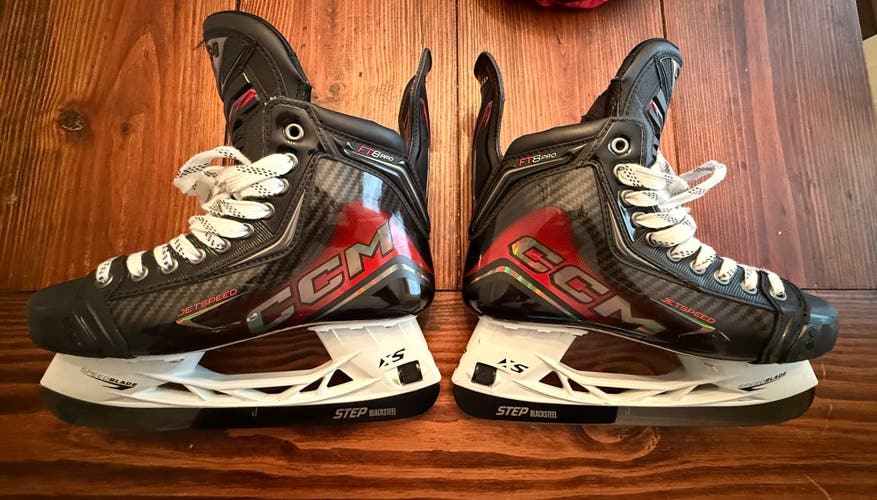 Black 2025 CCM Senior JetSpeed FT8 Pro Hockey Skates Wide Width 8.5 (Used)