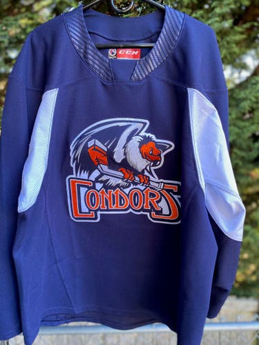 Blue Size 56 Men's CCM Jersey (Used)