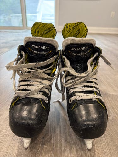 2022 Bauer Supreme M5 Pro Hockey Skates Regular Width 13.5 (Used)