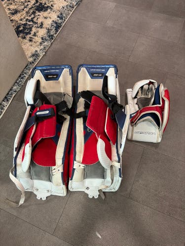 32" Vaughn Goalie Leg Pads (Used)