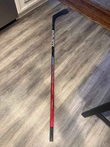 Senior Bauer Vapor Hyperlite Right Handed Hockey Stick P92 87 Flex Pro Stock (Used)