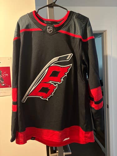 Men's Carolina Hurricanes Jersey (Used) - Adidas Size 52