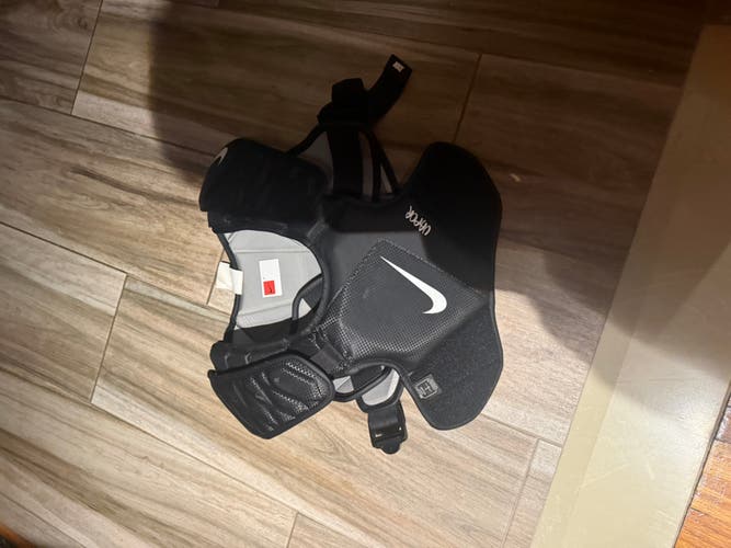 Small / Medium Youth Nike Vapor Shoulder Pads (Used)
