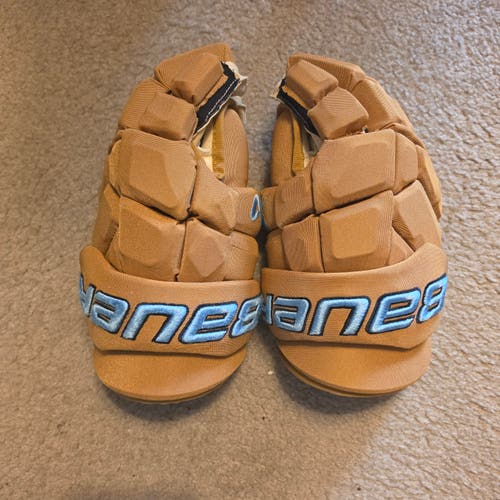 Winnipeg Jets Reverse Retro Bauer Supreme Mach Gloves 13" (Lightly Used)