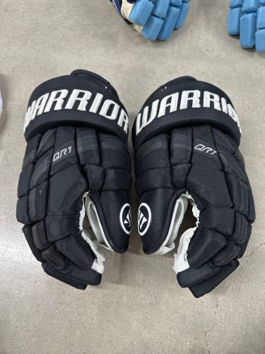 Elias Lindholm Calgary Flames Warrior Covert QR1 Gloves 13" Pro Stock (Used)