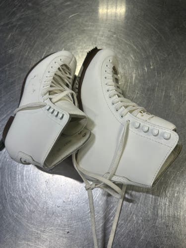 Wifa Figure Skates Adult 5.5 (Used)