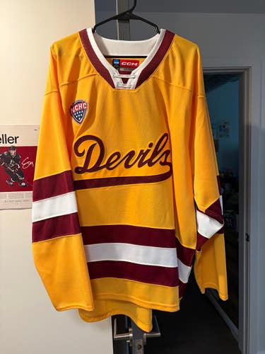 Men's Arizona State NCAA Hockey Jersey (Used) - CCM Size XL