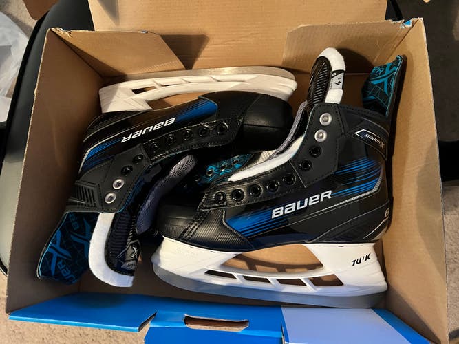 Black Bauer X Hockey Skates Regular Width Pro Stock Size 4.5 (New)