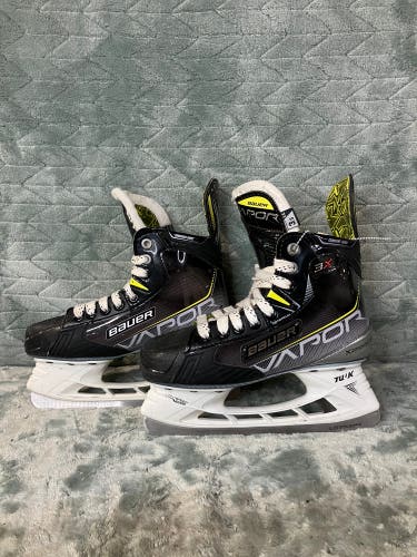 Junior Bauer Vapor 3X Hockey Skates Extra Wide Width Size 3.5 (Used)