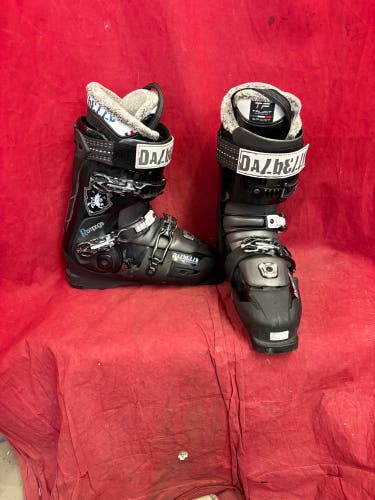 Mondo 28 & 28.5 Unisex Dalbello All Mountain Ski Boots Medium Flex (Used)