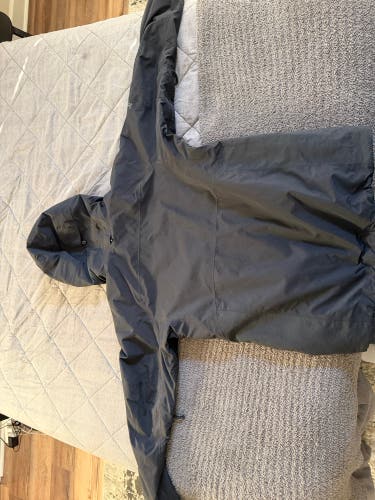 Black Men's Adult Medium Burton Ak Jacket (Used)