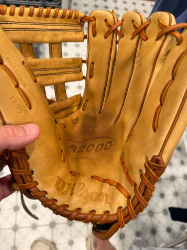 Wilson A2000 RH Outfield Baseball Glove 12.75" (Used)