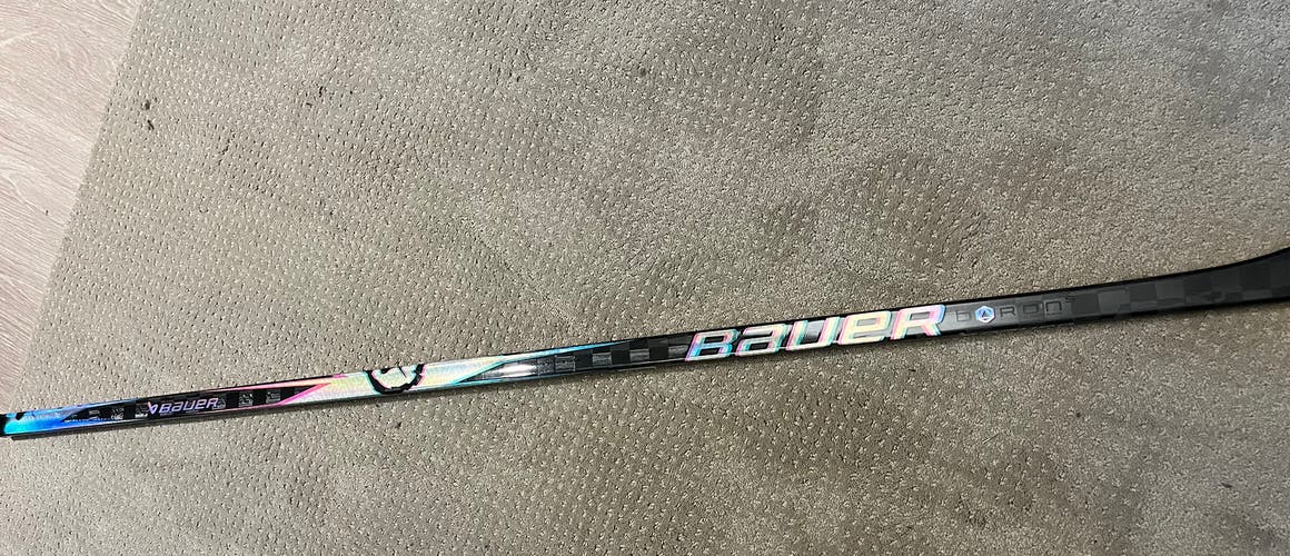 Senior Bauer Proto2 Left Hand Hockey Stick P28 77 Flex (New)