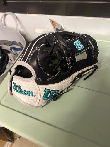 Wilson A2000 RH Infield Baseball Glove 12" (New)