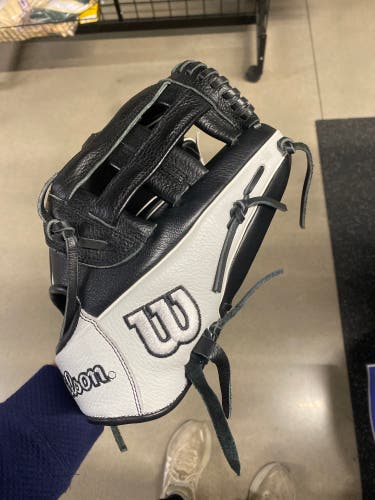Wilson A700 RH Baseball Glove 12" (New)