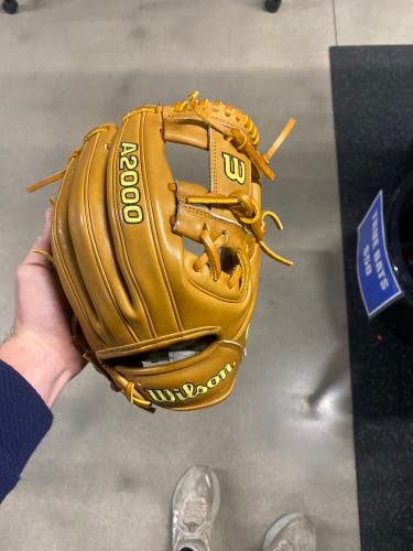 Wilson A2000 RH Infield Baseball Glove 11.75" (New)
