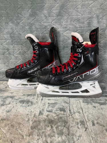 Intermediate Bauer Vapor 3X Hockey Skates Size 5 (Used)