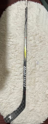 Intermediate Bauer Vapor Hyperlite 2 Right Handed Hockey Stick P28 70 Flex (Used)