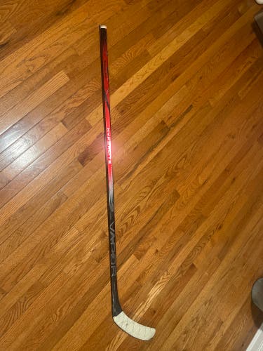 Intermediate Bauer Vapor Hyperlite 2 Right Handed Hockey Stick P90TM 65 Flex Pro Stock (Used)