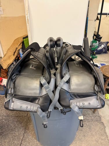 33" Warrior Ritual G6 E+ Goalie Leg Pads (Used)