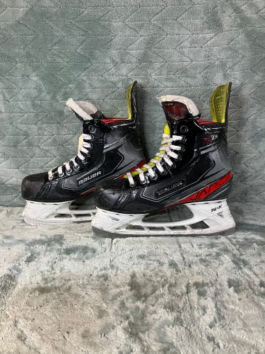 Intermediate Bauer Vapor X2.9 Hockey Skates Size 5.5 (Used)
