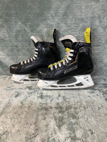 Intermediate Bauer Supreme S29 Hockey Skates Regular Width Size 4 (Used)