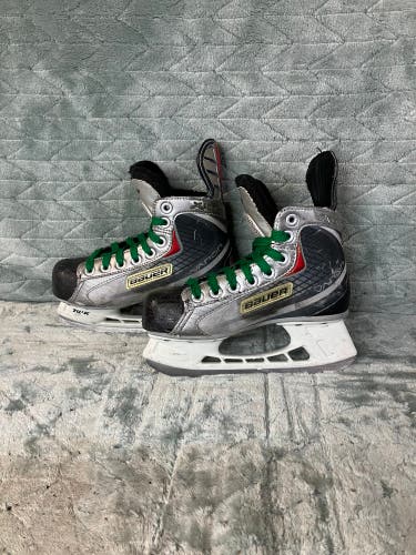 Youth Bauer Vapor X2.0 Hockey Skates Regular Width 13 (Used)