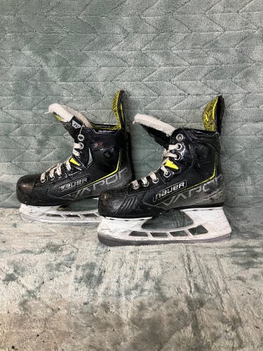 Youth Bauer Vapor 3X Hockey Skates Regular Width 12 (Used)