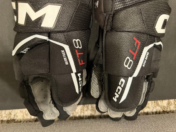 CCM JetSpeed FT8 Gloves 14" (New)