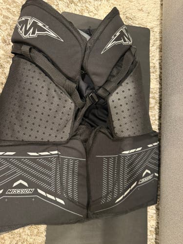 Men's Senior XL Mission Hockey Pants (New)