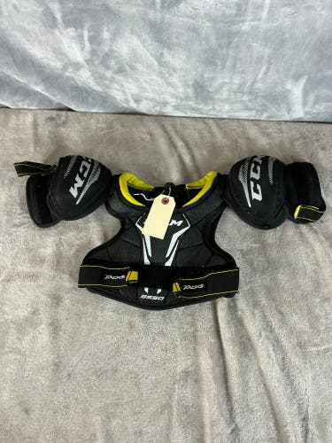 Large Youth CCM Tacks 9550 Shoulder Pads (Used)