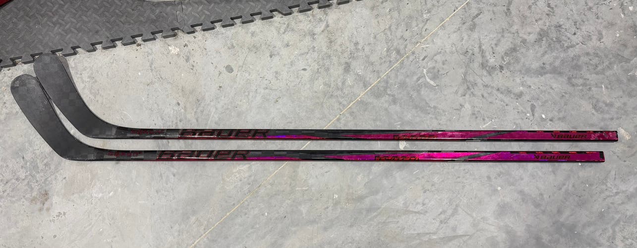 Senior Bauer Twitch Right Handed Hockey Stick P92 77 Flex (Used) 2 PACK