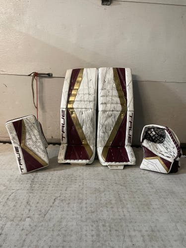 33" 2025 True Catalyst Px5 Regular Goalie Full Set (Used)
