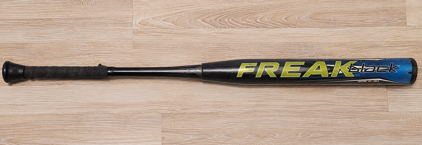 2016 Miken Freak Black Balanced Slowpitch Softball Bat (-7) 27 oz 34" (Used)