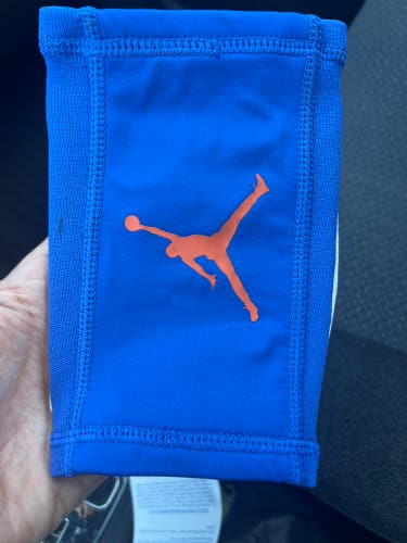Nike Air Jordan Florida Gators Football Team Issue PE Forearm Page Coach SS NEW