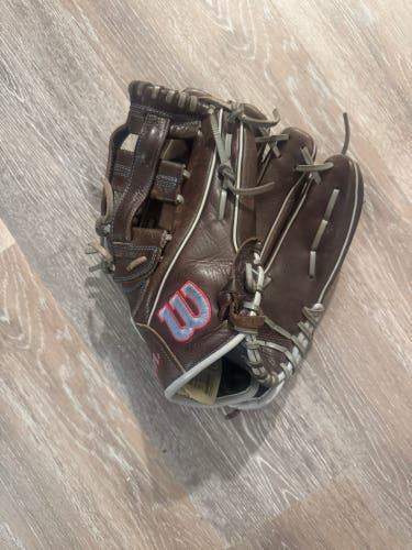 2018 Wilson A2000 RH Outfield Baseball Glove 12.5" (Used)