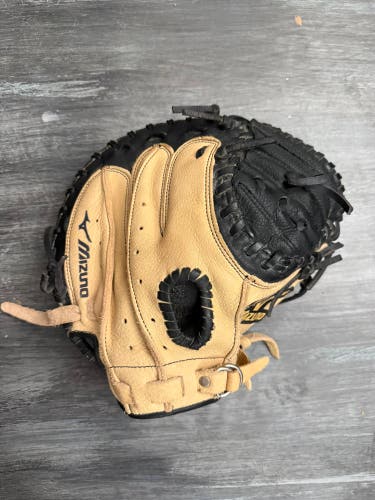 Mizuno GXC 105 RH Catcher's Baseball Glove 32.5" (Used)