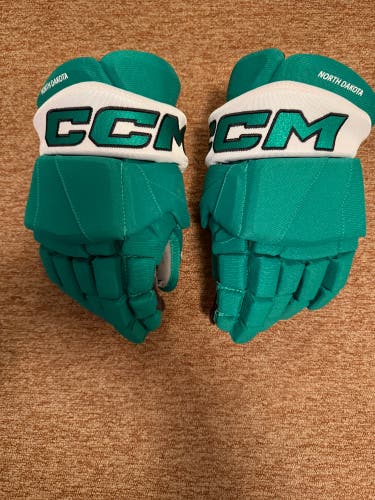 CCM Tacks XF Pro Gloves 13" Pro Stock (Used)