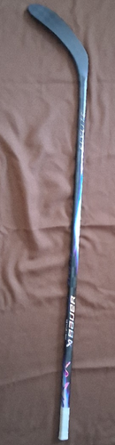 Senior Bauer Vapor Flylite Right Handed Hockey Stick P28 87 Flex (Used)