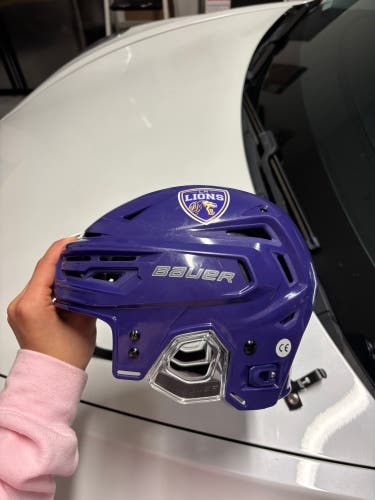 Medium Bauer Re-Akt 155 Helmet (Used)