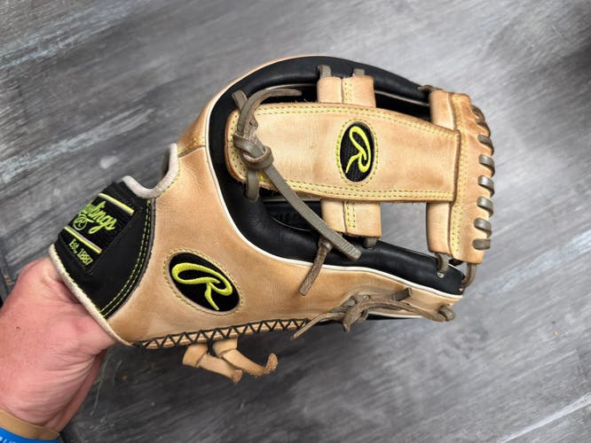 Rawlings Heart of the Hide RH Baseball Glove 11.75" (Used)