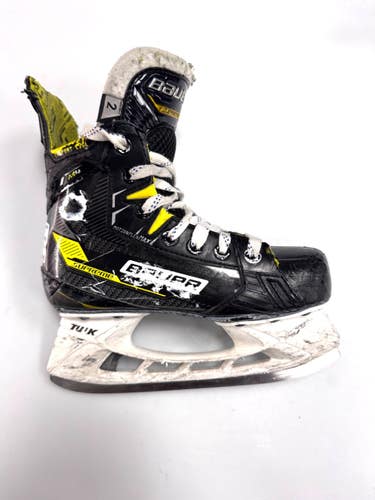 Used Bauer SUPREME M4 Junior Hockey Skate Junior 02 11860-S000316929